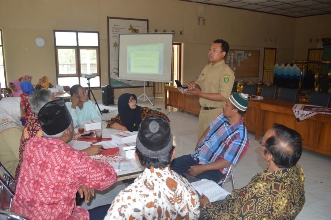 Lembaga Adat Desa Warisan